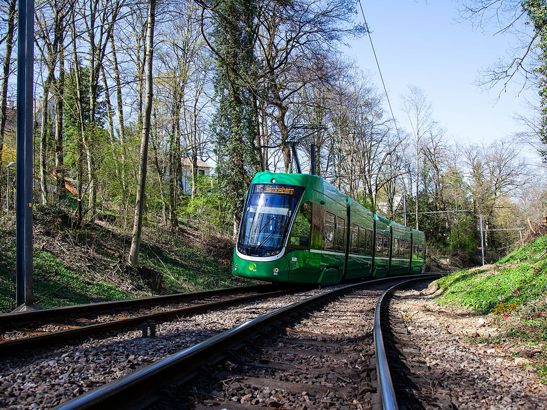 #caption0 Erneuerung Tramstrecke Bruderholz (bis 28. November 2021)