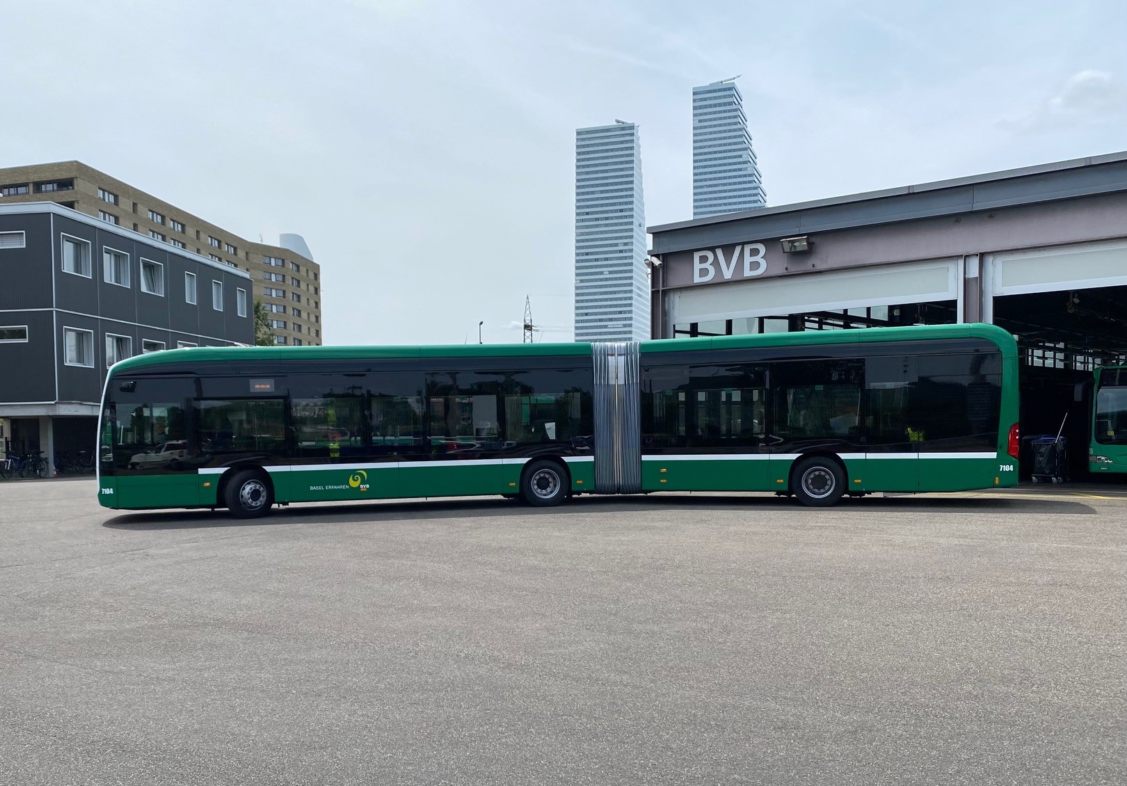 E-Gelenkbus eCitaro G (Daimler Buses Schweiz AG), bei der Garage Rank