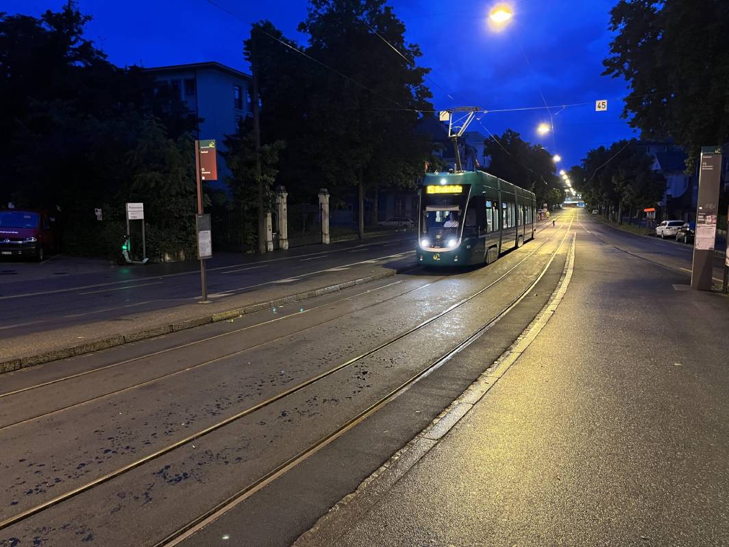 #caption1 Tramlinie 15 verkehrt wieder normal