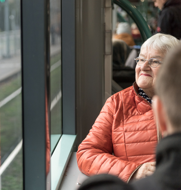 Sicher unterwegs in Tram und Bus: Kurs für Seniorinnen und Senioren