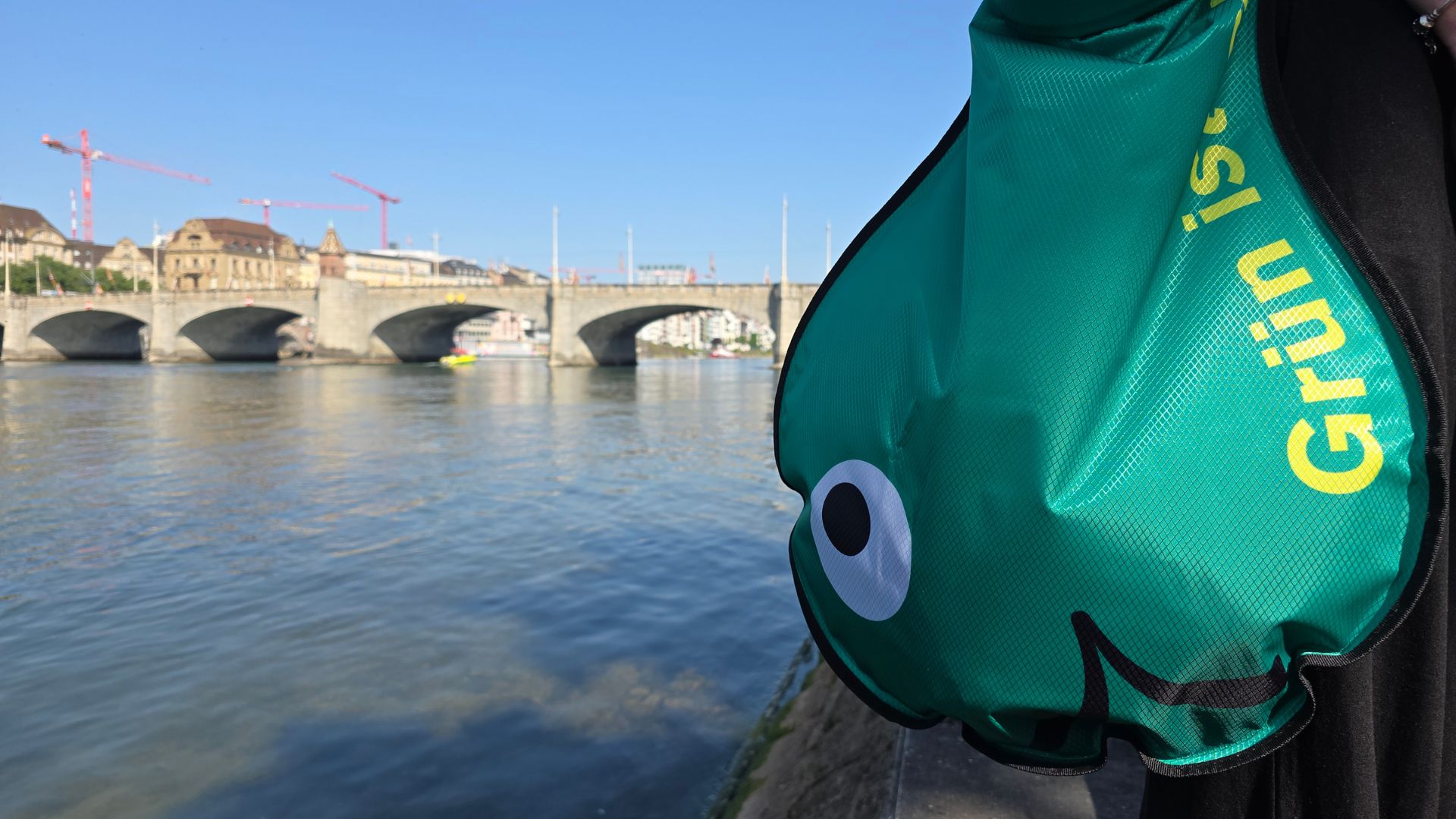 Über 30 Grad in Basel? Die Rheinschwimm-Saison ist eröffnet!