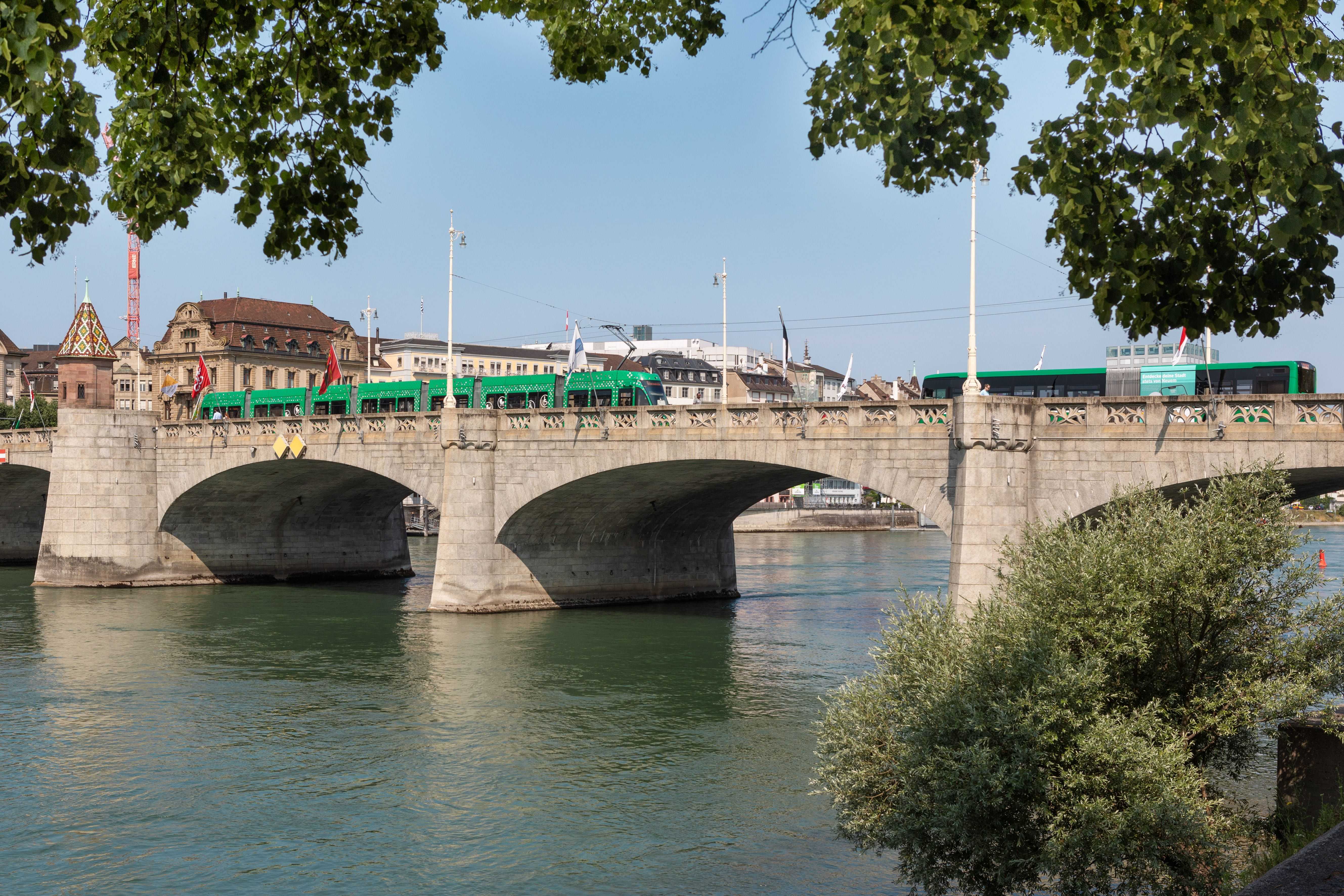 Jodlerfest in Basel: Mit dem Jodler-Express Bus direkt zum Jodlerdorf