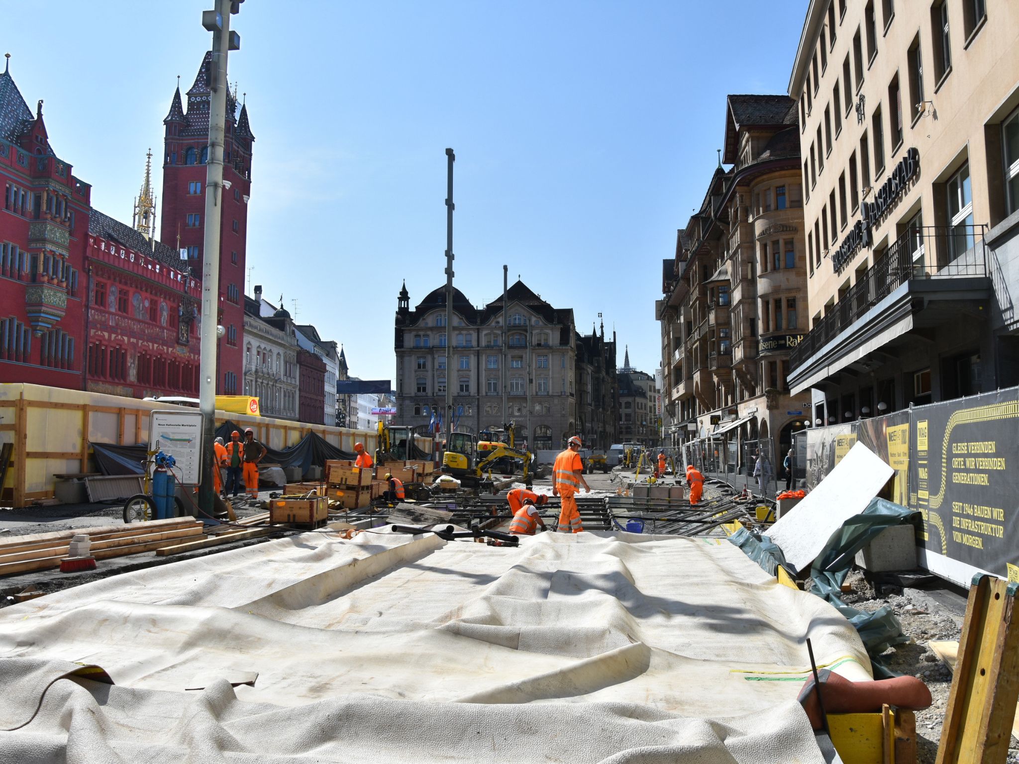Bauarbeiten Marktplatz: Umleitungen bis und mit 6. September 2026