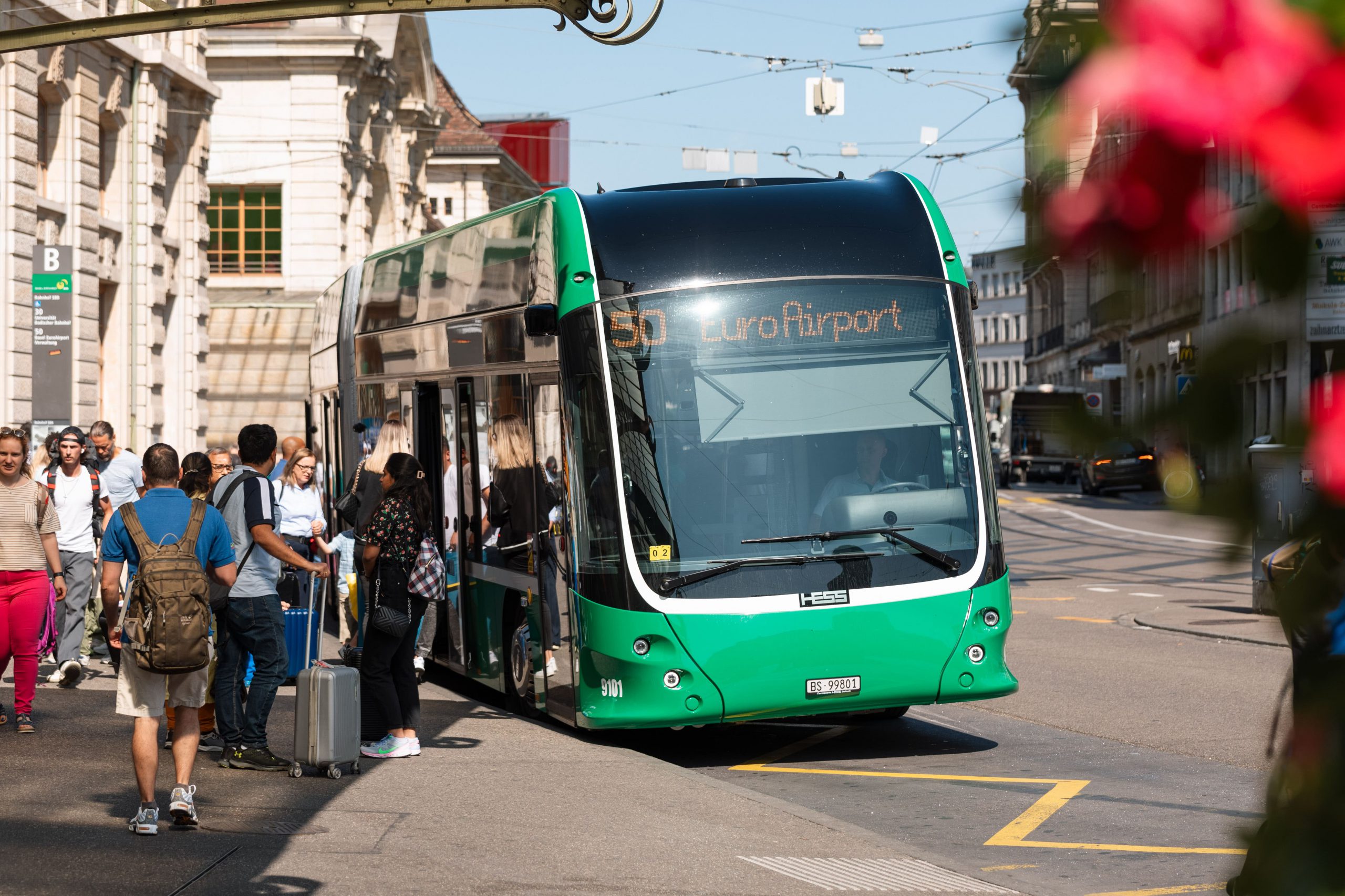 Electric double-articulated bus lighTram (HESS) at Basel SBB
