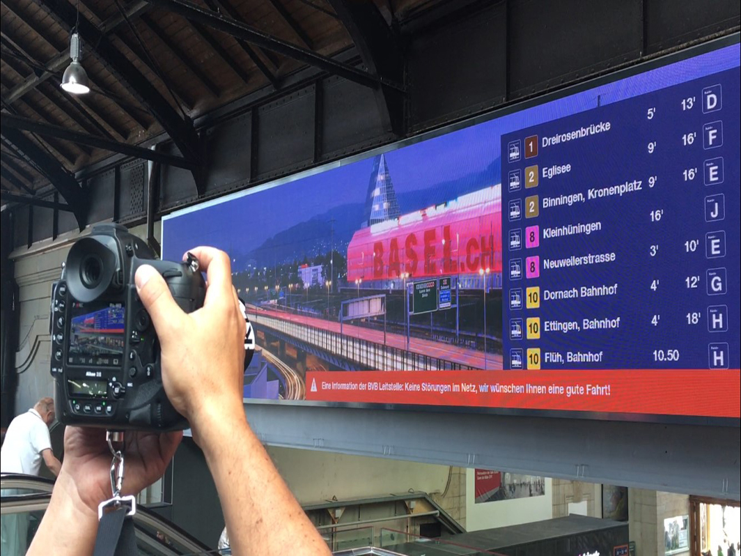#caption2 Neue Anzeigetafeln im Bahnhof SBB