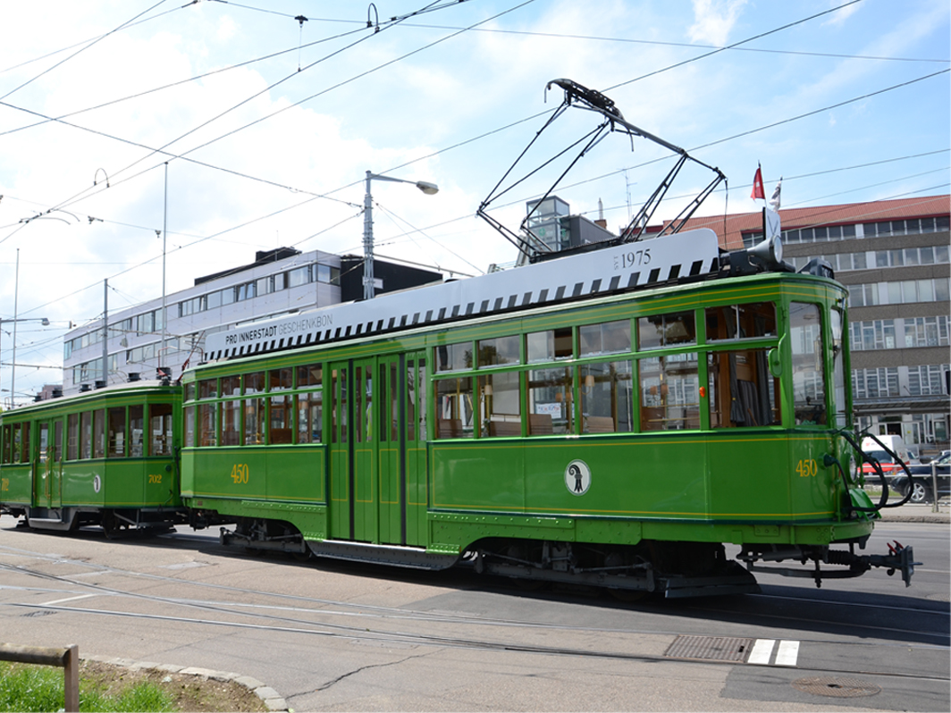 #caption1 Extrafahrt in einem unserer Oldtimer-Drämmli