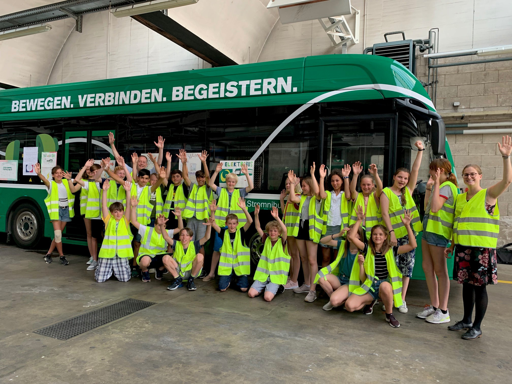 #caption0 Feierliche Taufe unseres Elektrobusses